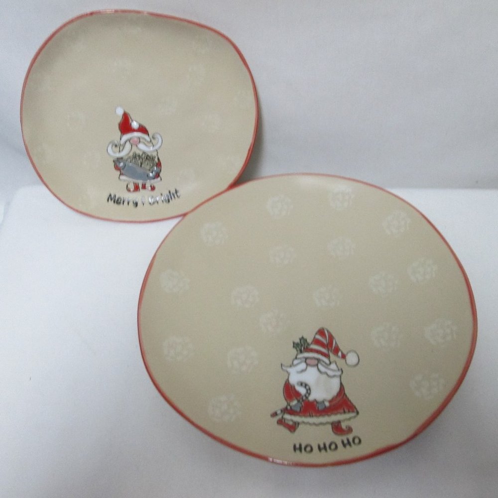 Spectrum Christmas Gnome appetizer & dinner plate Set 2 micro dish safe NEW